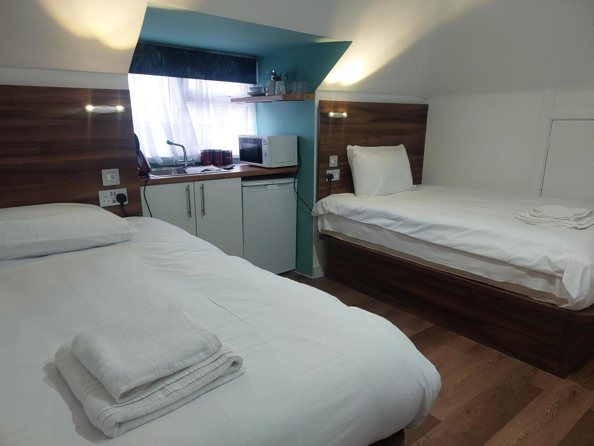 Heathrow-Windsor Guest House Слау Екстер'єр фото