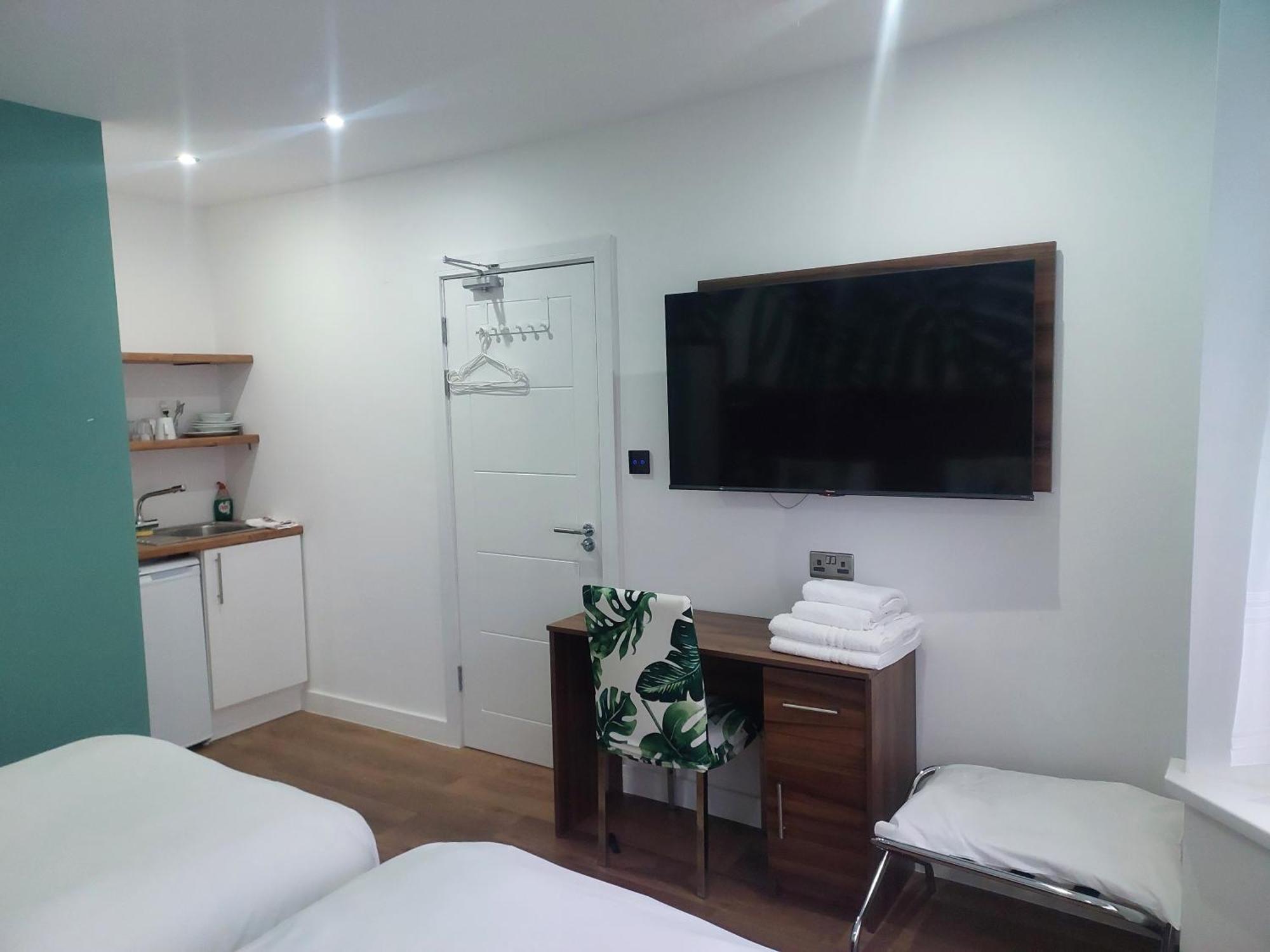 Heathrow-Windsor Guest House Слау Екстер'єр фото