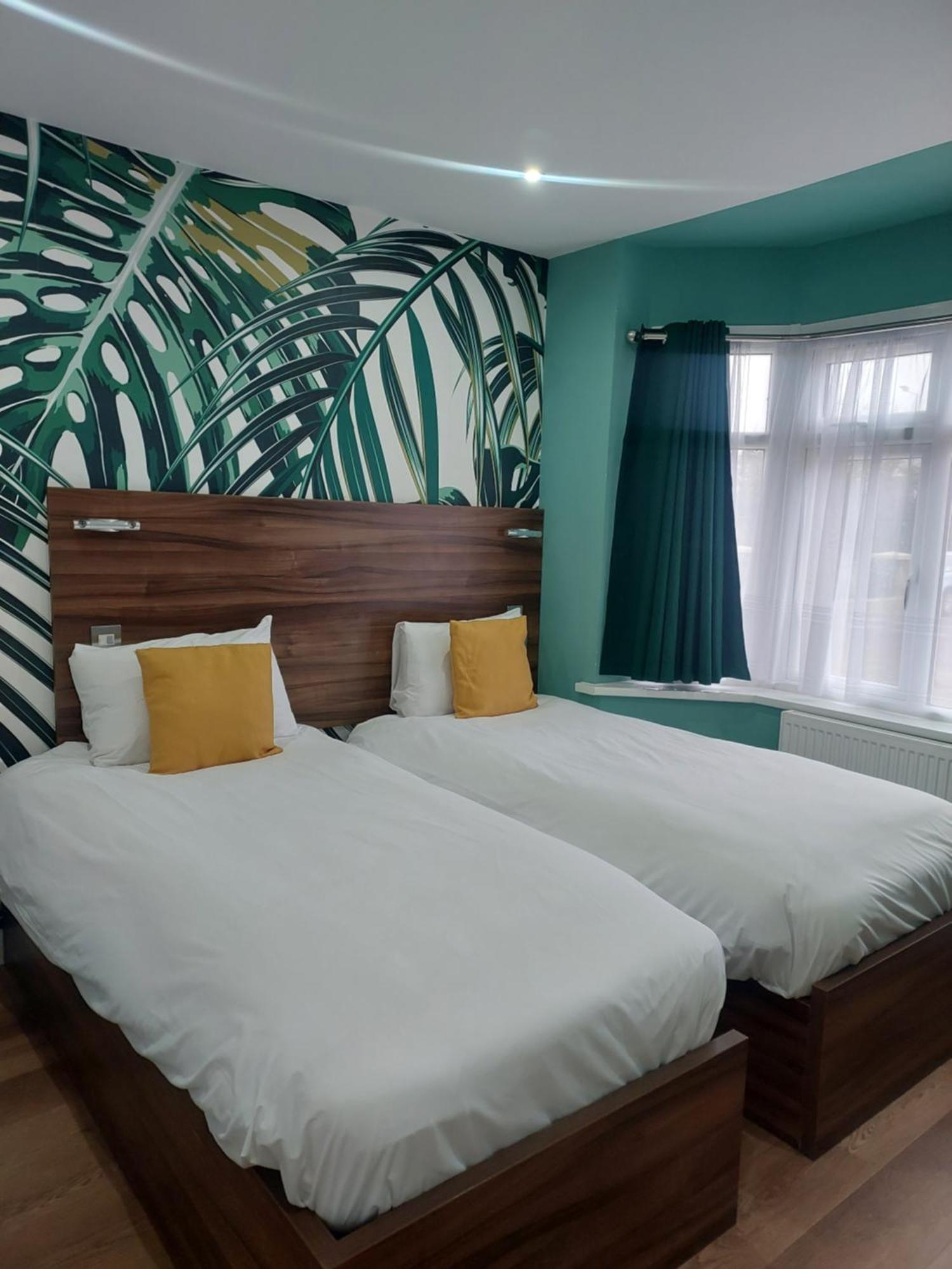 Heathrow-Windsor Guest House Слау Екстер'єр фото