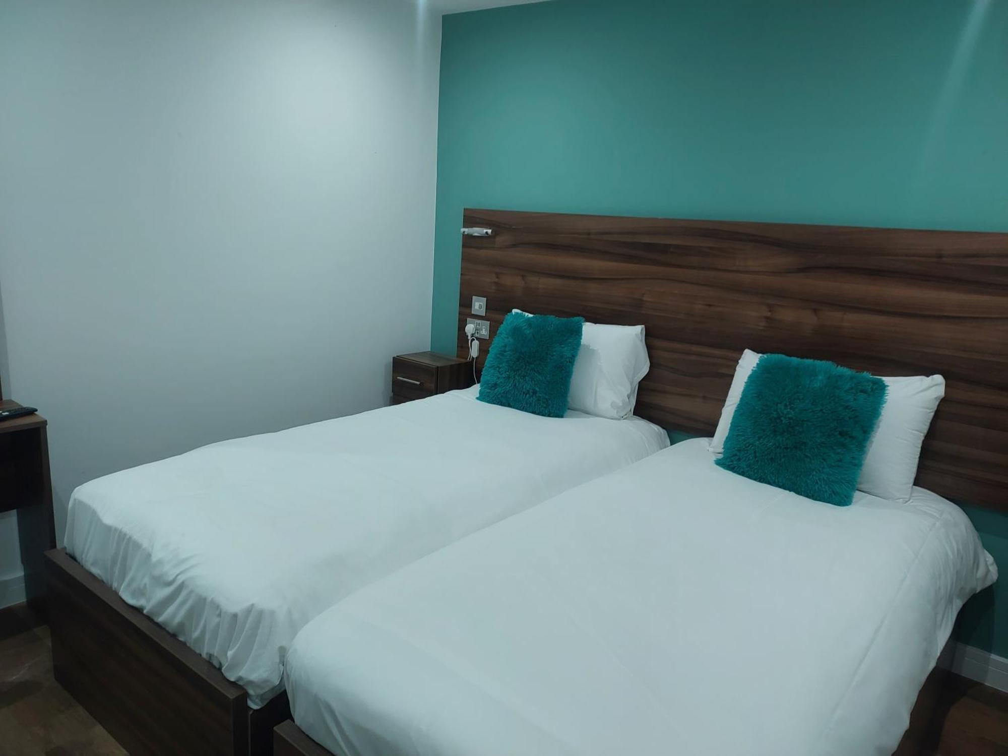 Heathrow-Windsor Guest House Слау Екстер'єр фото