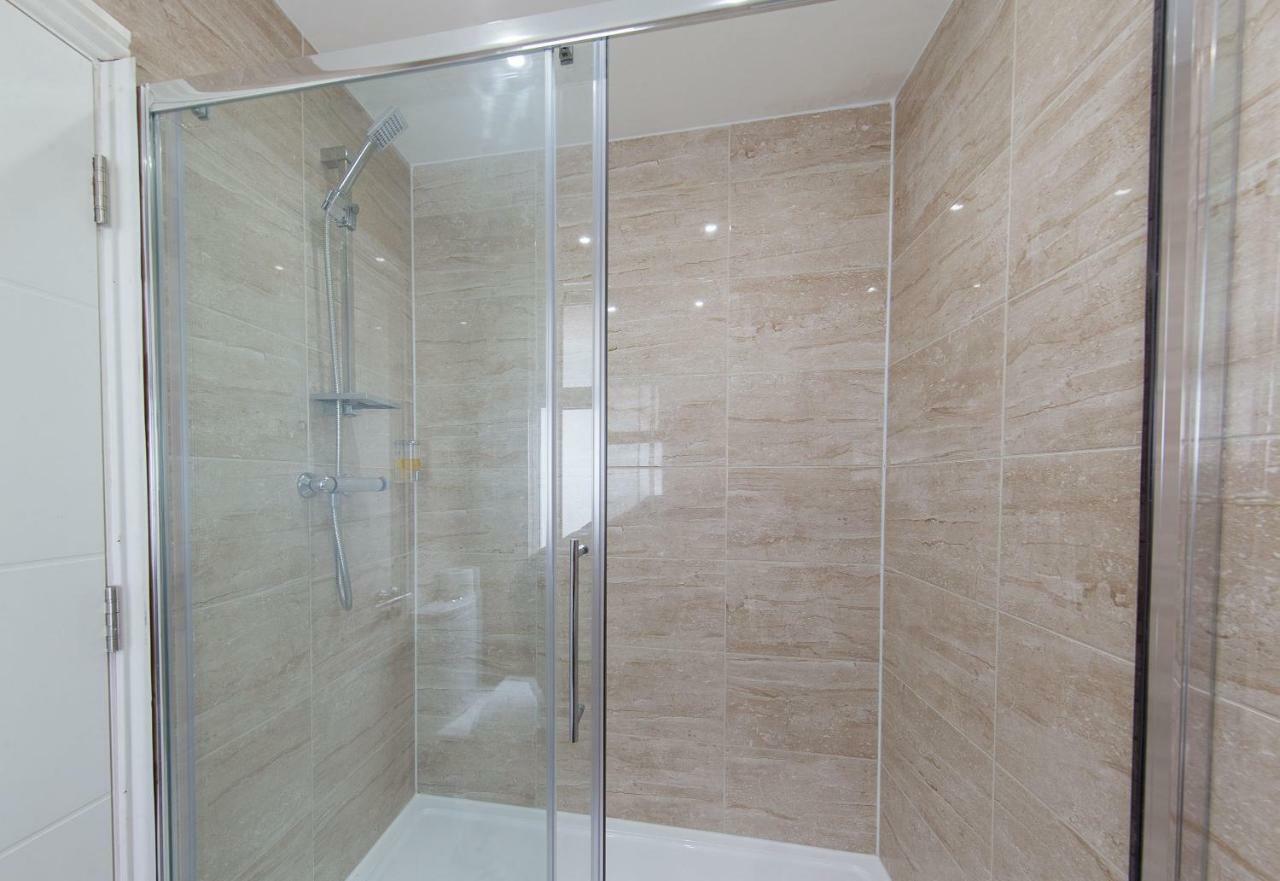 Heathrow-Windsor Guest House Слау Екстер'єр фото